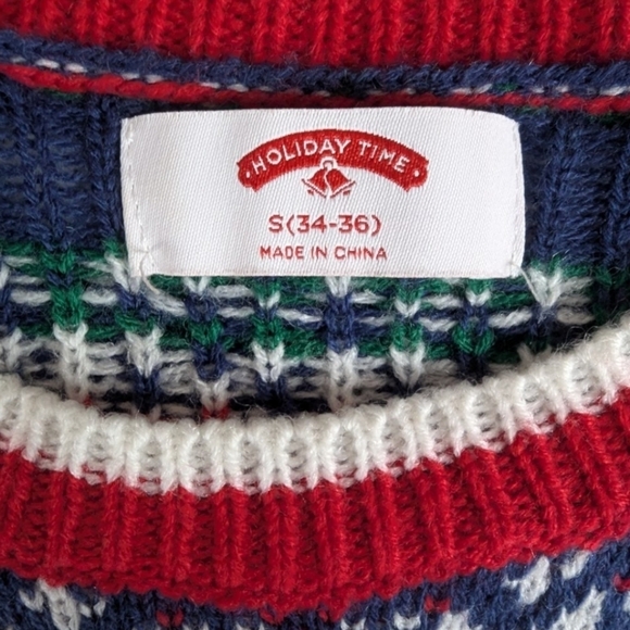 Holiday Time howling at the moon wolf Christmas sweater small embroidered - Picture 3 of 10